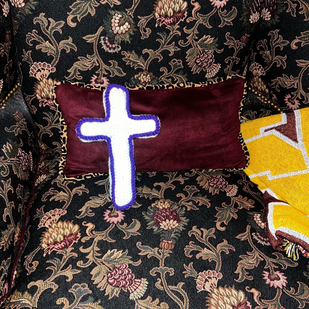 Hand Crocheted Christian Prayer Cross Plushie - Picture 9 of 9